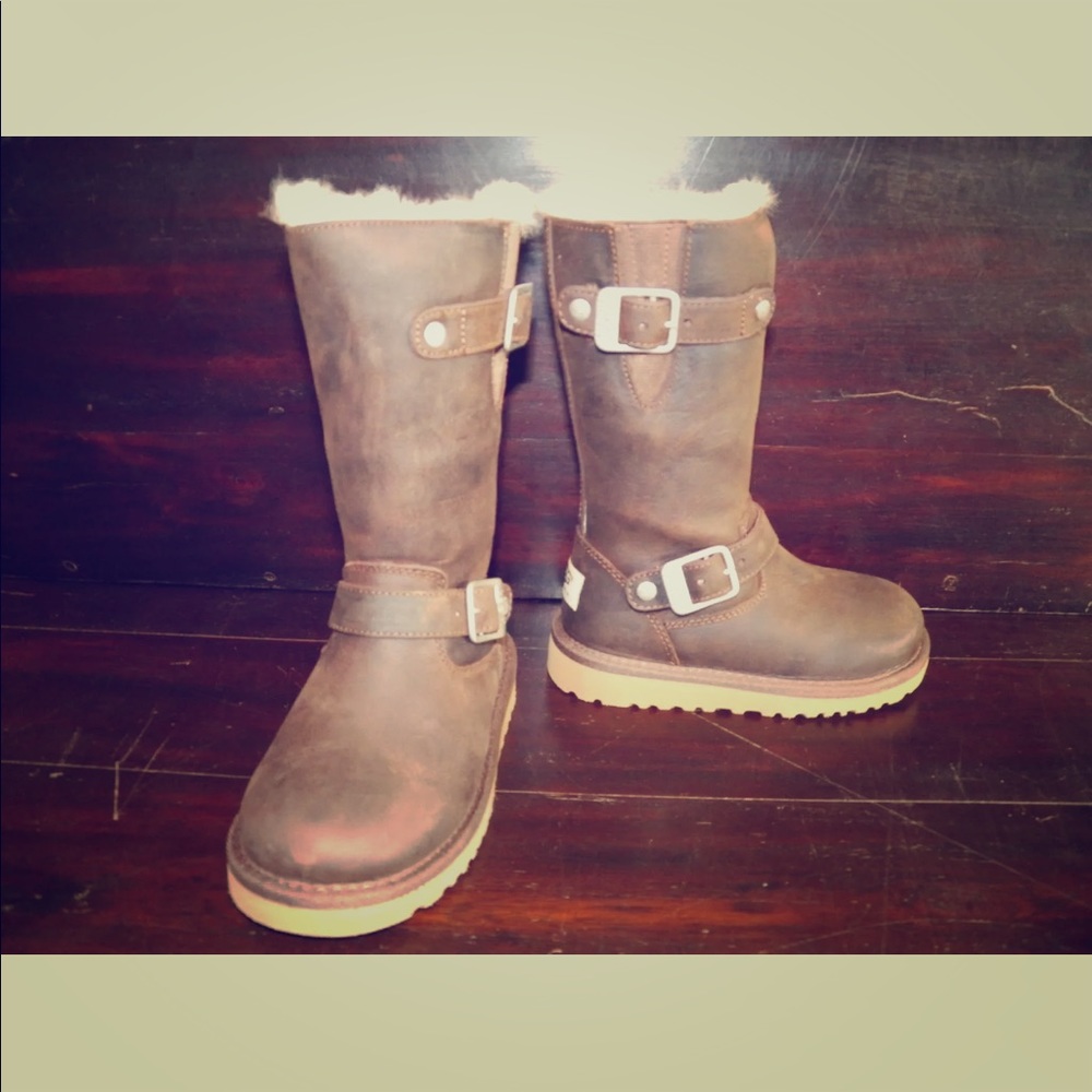 New UGG Kids Kensington Toast Leather Buckle Boots